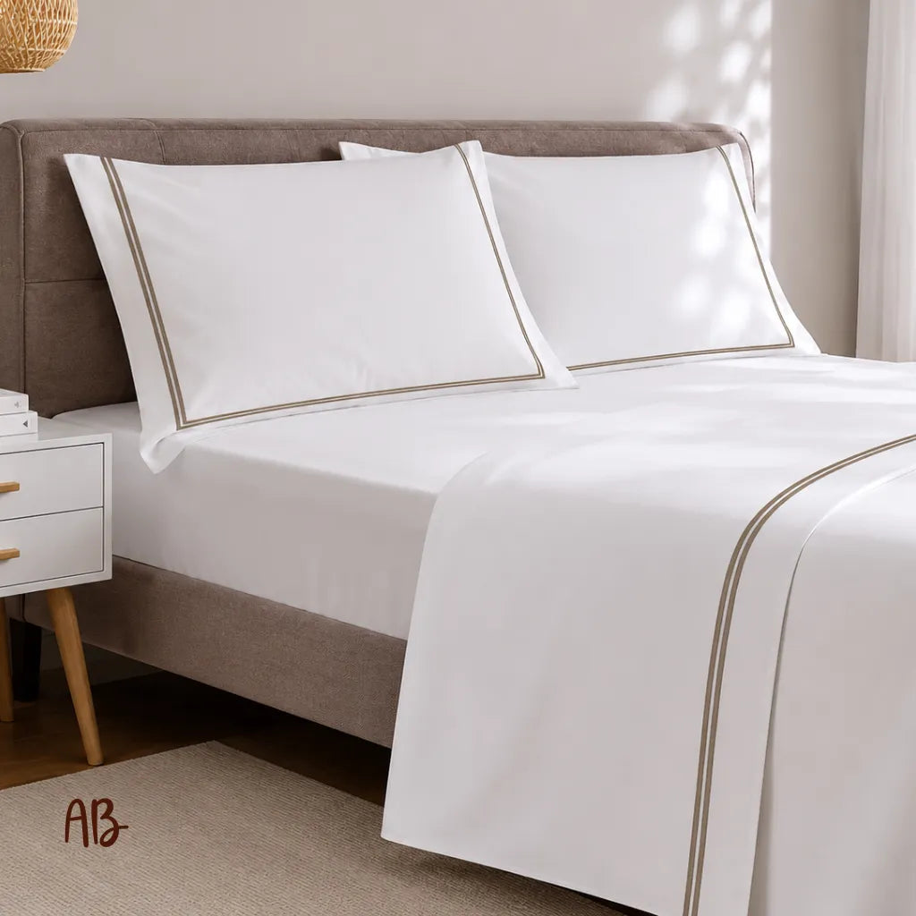 Completo lenzuola in raso con piping colore Tortora