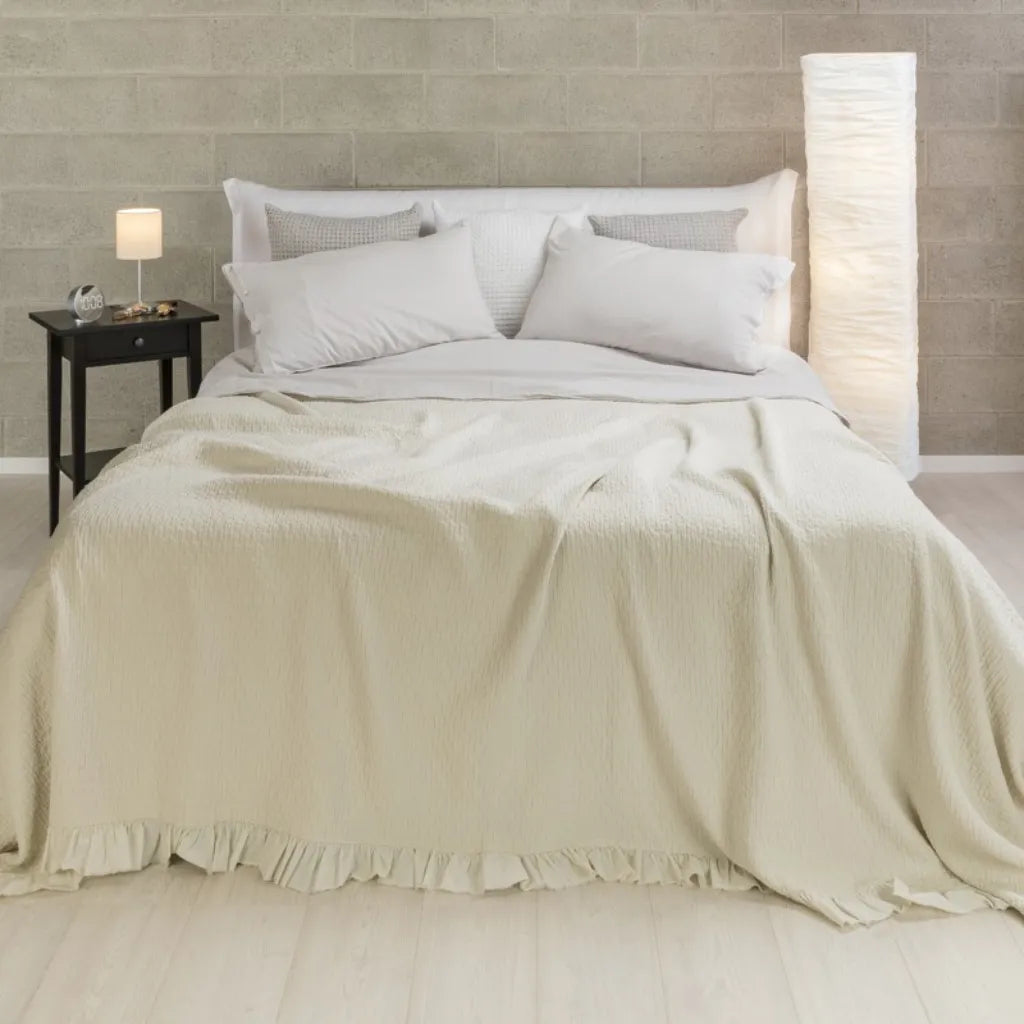 Copriletto in cotone stone washed con frange 180x260 colore Avorio
