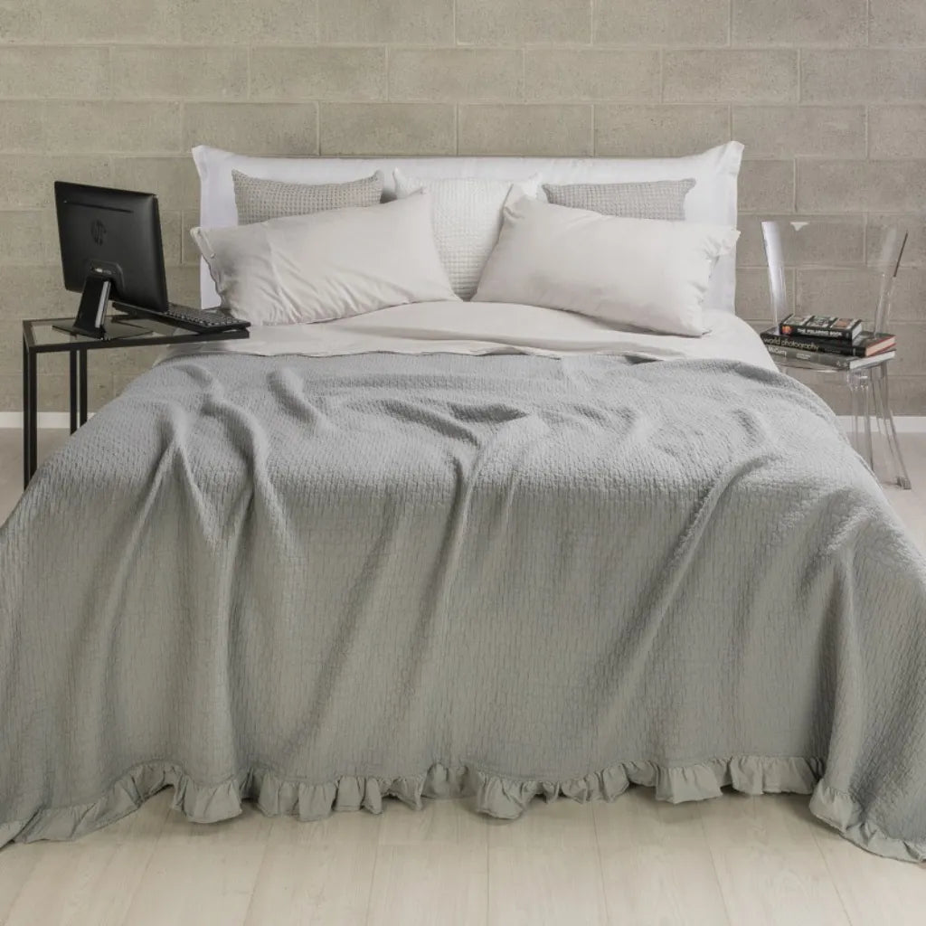 Copriletto in cotone stone washed con frange 180x260 colore Grigio