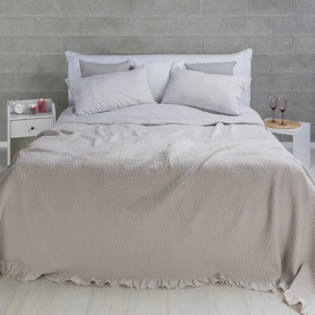 Copriletto in cotone stone washed con frange 180x260 colore Perla