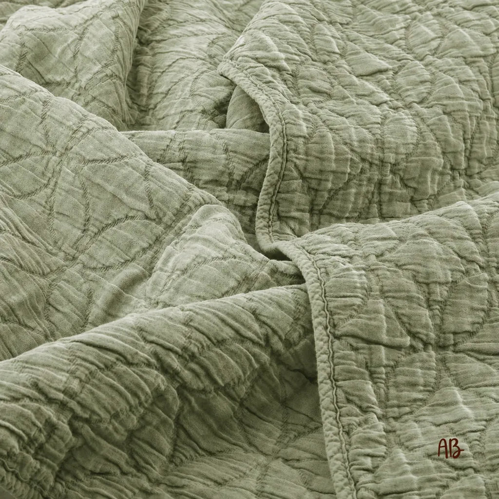 Copriletto in cotone stone washed impunturato 180x260 colore Salvia