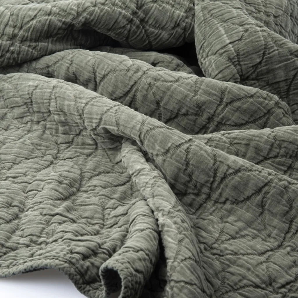 Copriletto in cotone stone washed impunturato 260x260 colore Verde